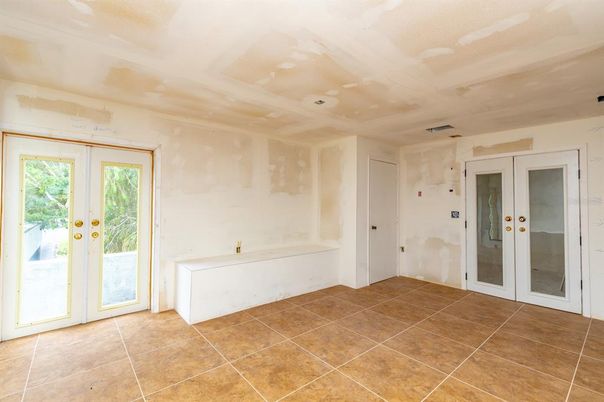 Bathroom, Empty room, Interior, Recessed Lighting