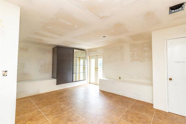 Bathroom, Empty room, Interior, Recessed Lighting