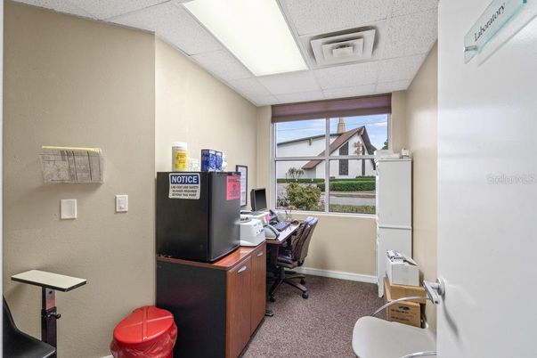 Home Office, Interior