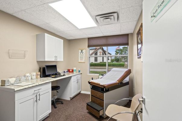 Home Office, Interior
