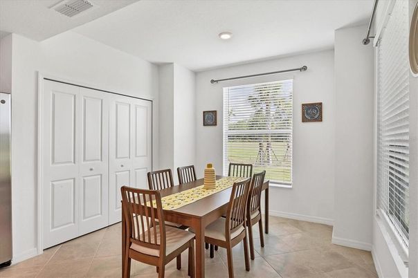 Dining room, Interior, Recessed Lighting