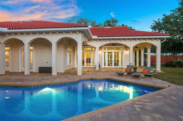 Exterior, Pool