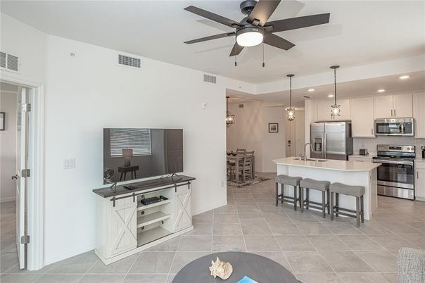 Dining room, Interior, Kitchen, Pendant Lights, Recessed Lighting, Stainless Steel Appliances