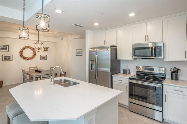Dining room, Interior, Kitchen, Pendant Lights, Recessed Lighting, Stainless Steel Appliances