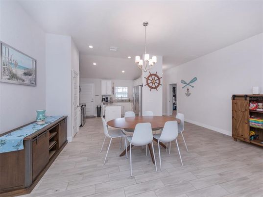 Chandelier, Dining room, Interior, Kitchen, Pendant Lights, Recessed Lighting, Wood Texture Flooring