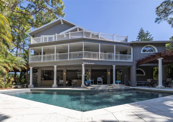 Exterior, Pool