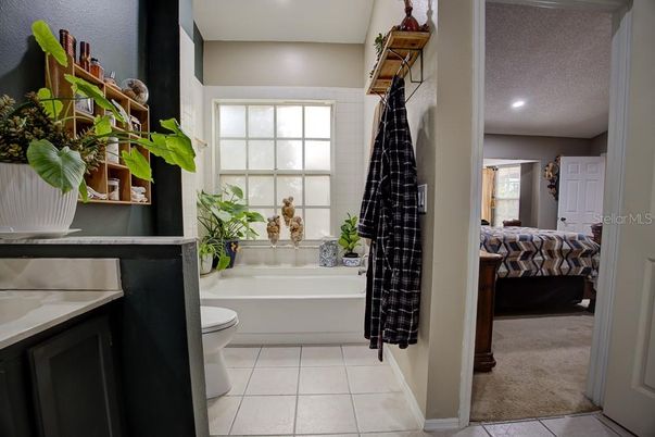 Bathroom, Interior, Recessed Lighting