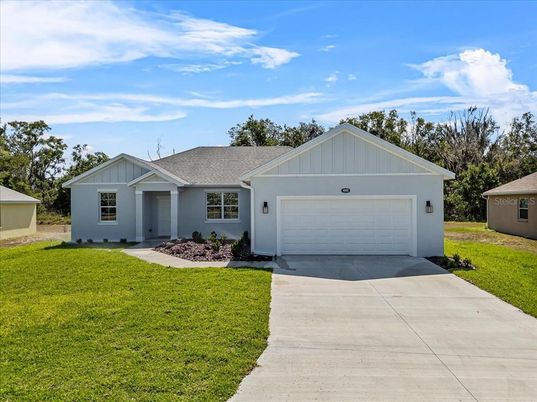 Attached, Exterior, Facade, Ranch