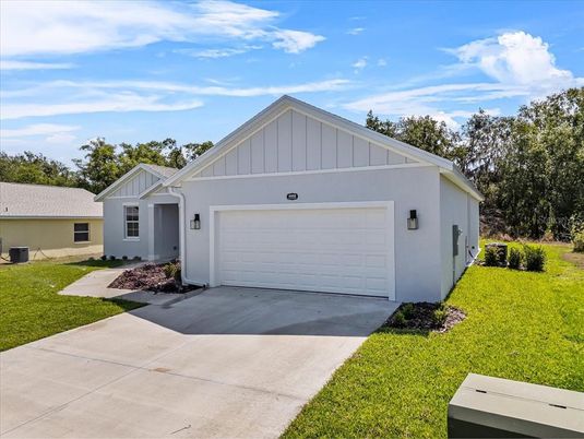 Attached, Exterior, Facade, Ranch