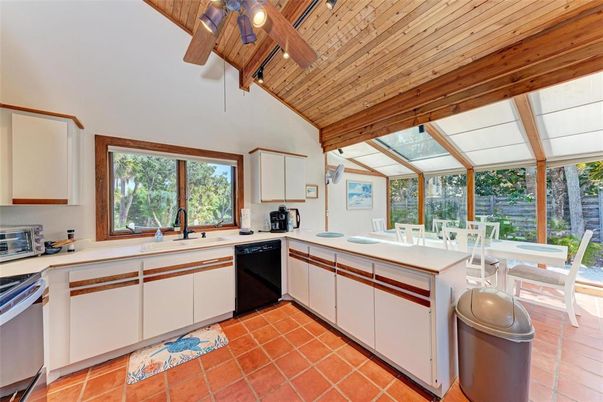 Dining room, Glass Ceilings, Interior, Kitchen, Sun Room, Wooden Ceilings