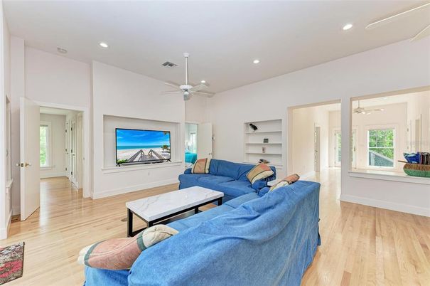 Interior, Living room, Recessed Lighting, Wood Texture Flooring
