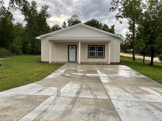 Backyard, Exterior, Facade, Ranch