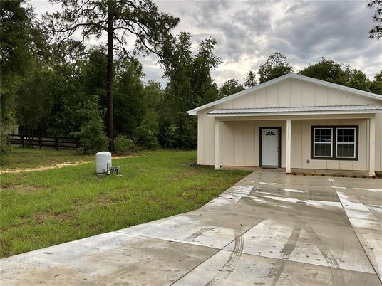 Backyard, Exterior, Facade, Ranch