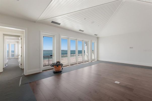 Empty room, Interior, Recessed Lighting, Water, Wood Texture Flooring