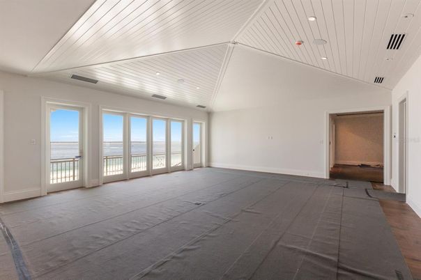 Empty room, Interior, Recessed Lighting, Water