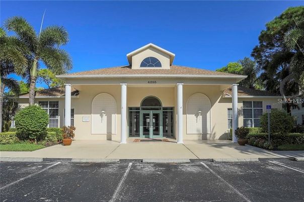 Exterior, Facade, Mediterranean