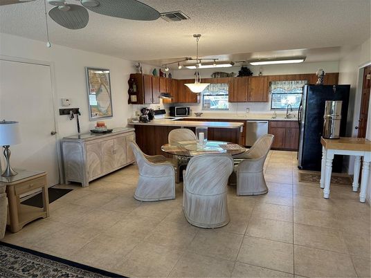 Dining room, Interior, Kitchen, Pendant Lights, Stainless Steel Appliances