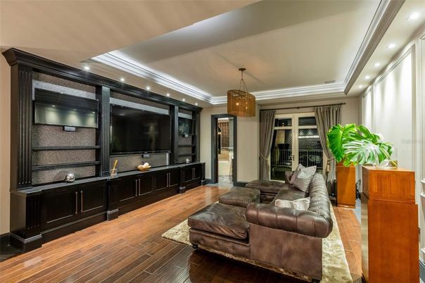 Interior, Living room, Pendant Lights, Recessed Lighting, Wood Texture Flooring