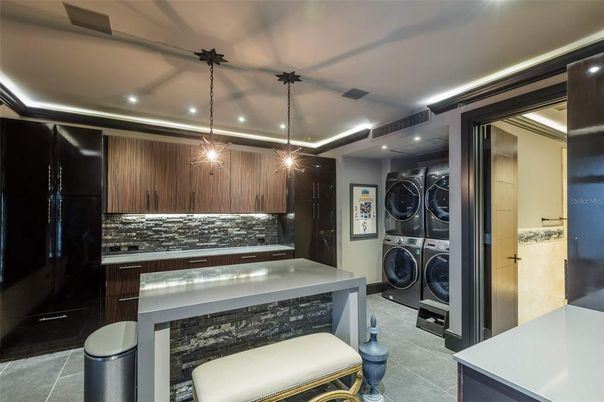 Interior, Kitchen, Pendant Lights, Recessed Lighting, Washer