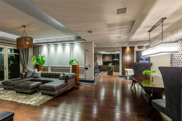 Dining room, Interior, Living room, Pendant Lights, Recessed Lighting, Wood Texture Flooring