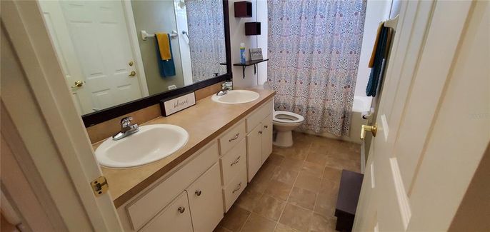 Bathroom, Dual Sink Vanities, Interior