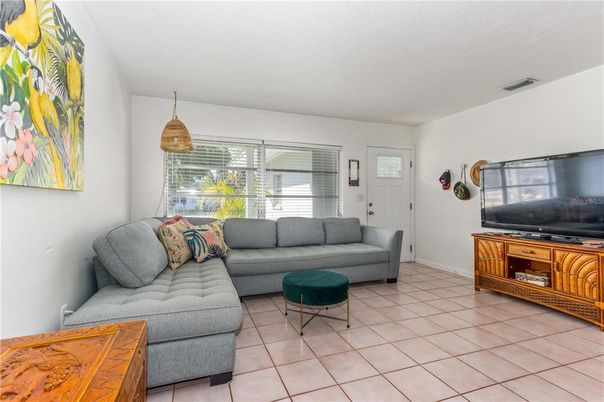 Interior, Living room, Pendant Lights