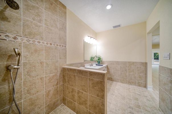 Bathroom, Interior, Recessed Lighting
