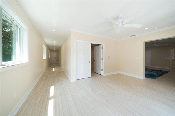 Empty room, Interior, Recessed Lighting