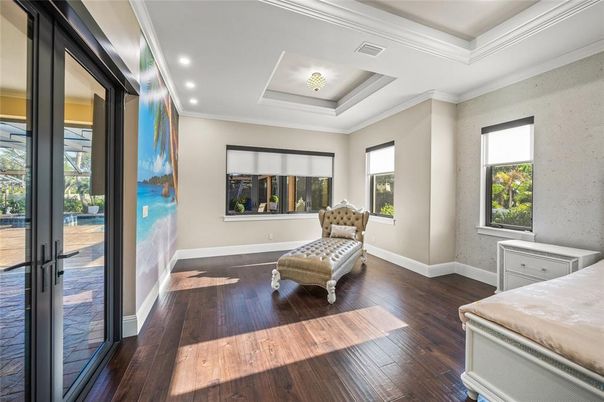 Interior, Recessed Lighting, Wood Texture Flooring