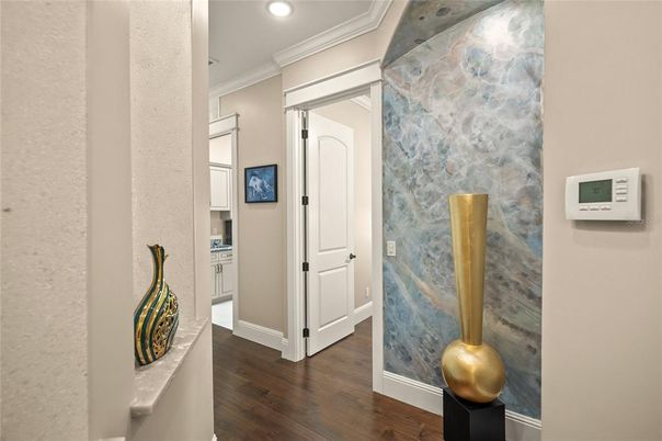 Interior, Recessed Lighting, Wood Texture Flooring