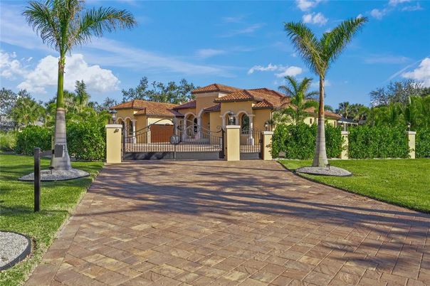 Backyard, Exterior, Facade, Mediterranean