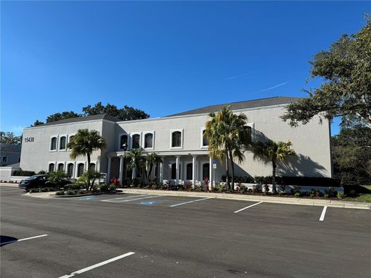 Exterior, Facade, Modern