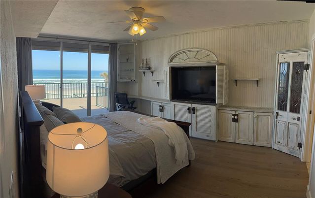 Bedroom, Interior, Water, Wood Texture Flooring