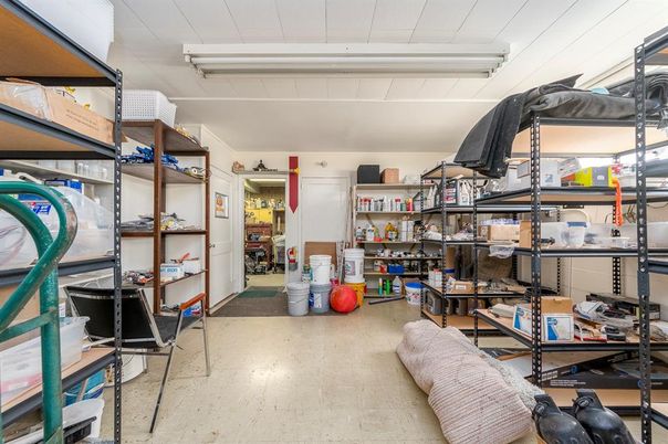 Garage, Interior