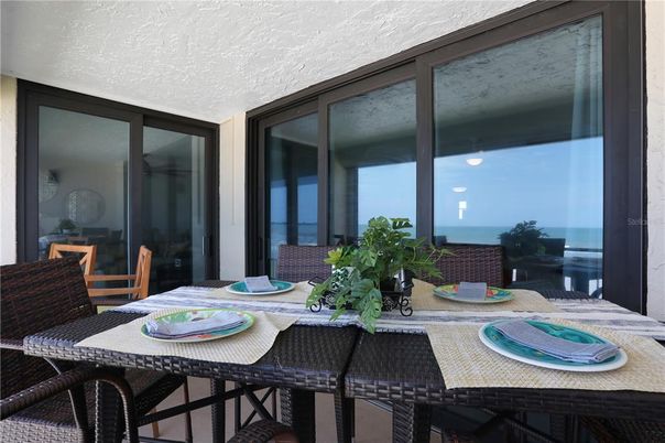 Dining room, Interior, Water