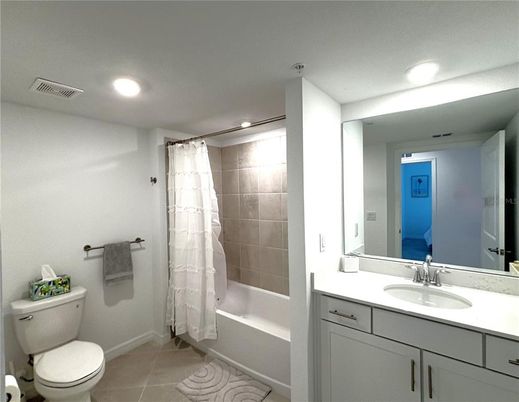Bathroom, Interior, Recessed Lighting