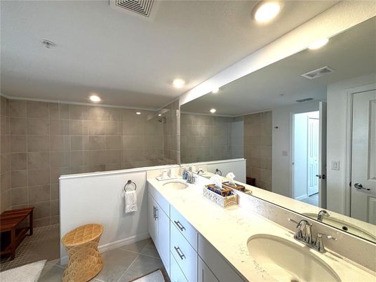 Bathroom, Dual Sink Vanities, Interior, Recessed Lighting
