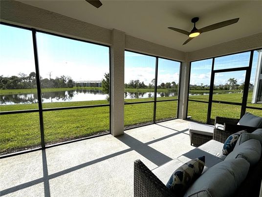 Interior, Sun Room, Water