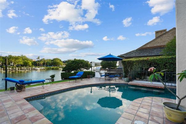 Exterior, Lake, Pool, Water