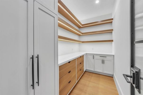 Interior, Recessed Lighting, Wood Texture Flooring