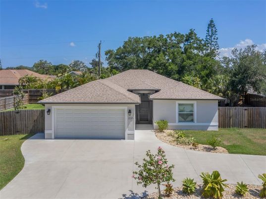 Attached, Exterior, Facade, Ranch