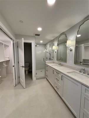 Bathroom, Dual Sink Vanities, Interior, Recessed Lighting
