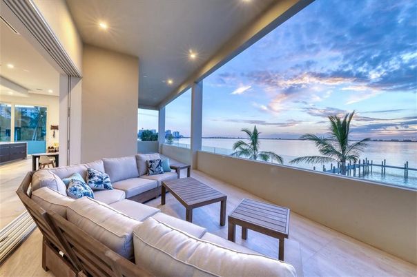 Interior, Living room, Recessed Lighting, Water