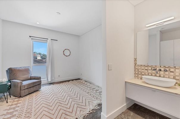 Bathroom, Interior, Recessed Lighting