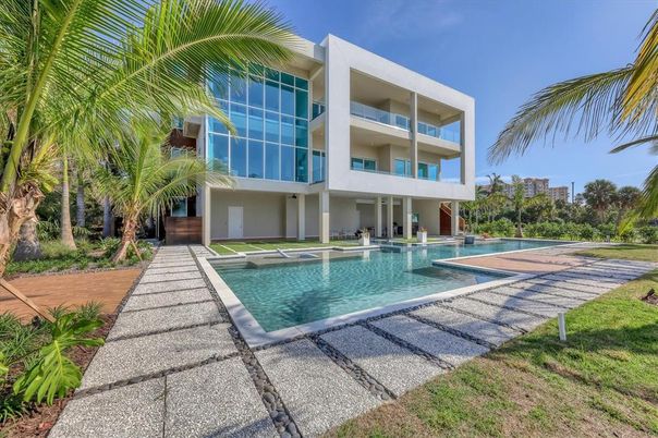 Exterior, Facade, Pool, Condo Building
