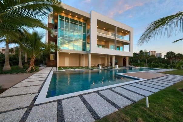Exterior, Facade, Pool, Condo Building