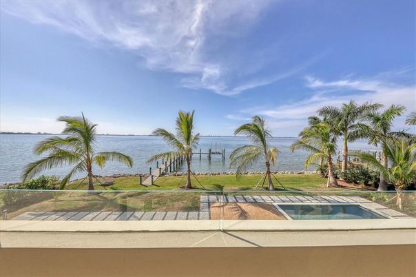 Exterior, Pool, Water