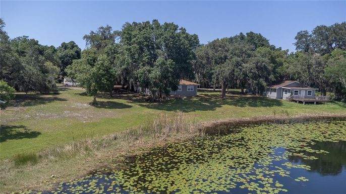 Exterior, Lake