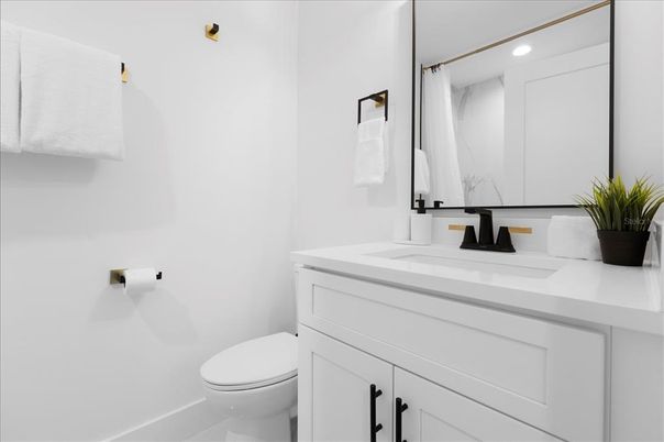 Bathroom, Interior, Recessed Lighting