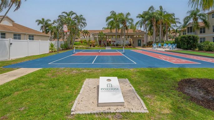 Exterior, Tennis Courts